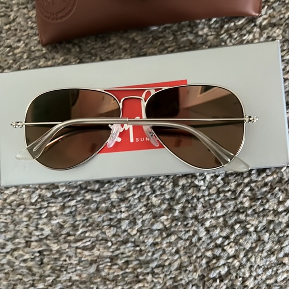 Ray-Ban sunglasses. - Picture 3 of 5